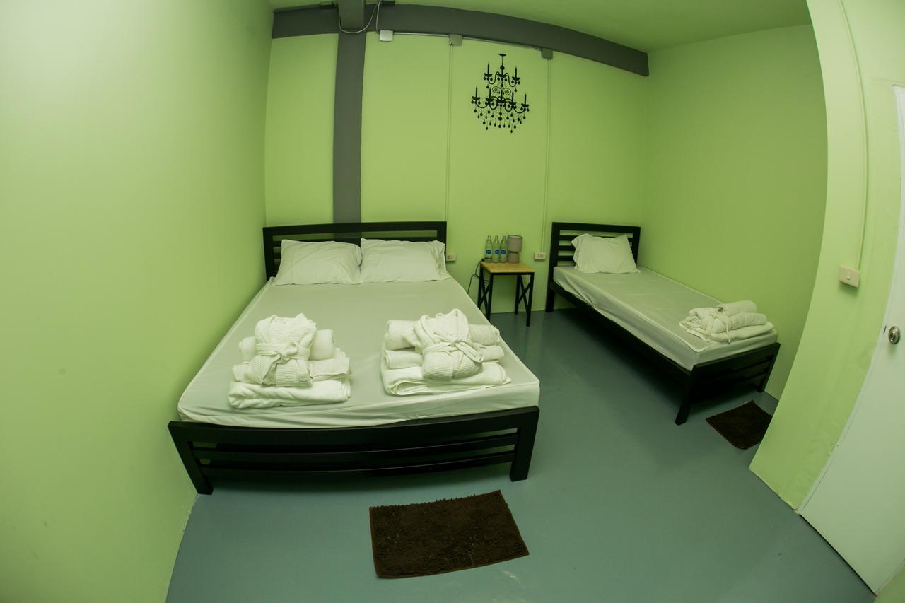 Samsen 8 Hostel Bangkok Exteriör bild