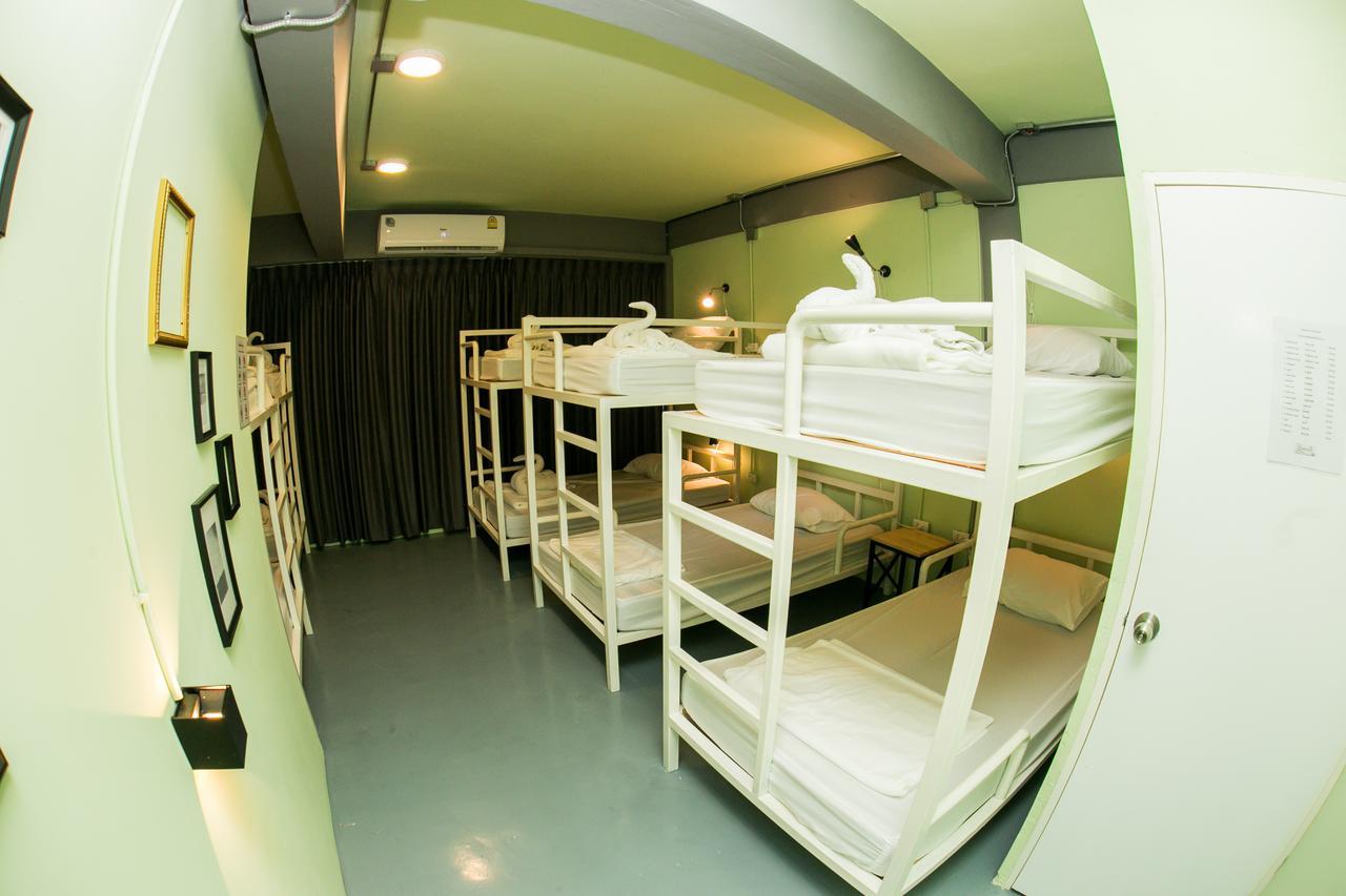 Samsen 8 Hostel Bangkok Exteriör bild